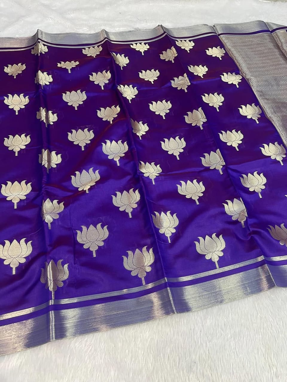 Handloom Semi Katan Silk Saree – Fancy Lotus Border | Banarasi Weaving Saree