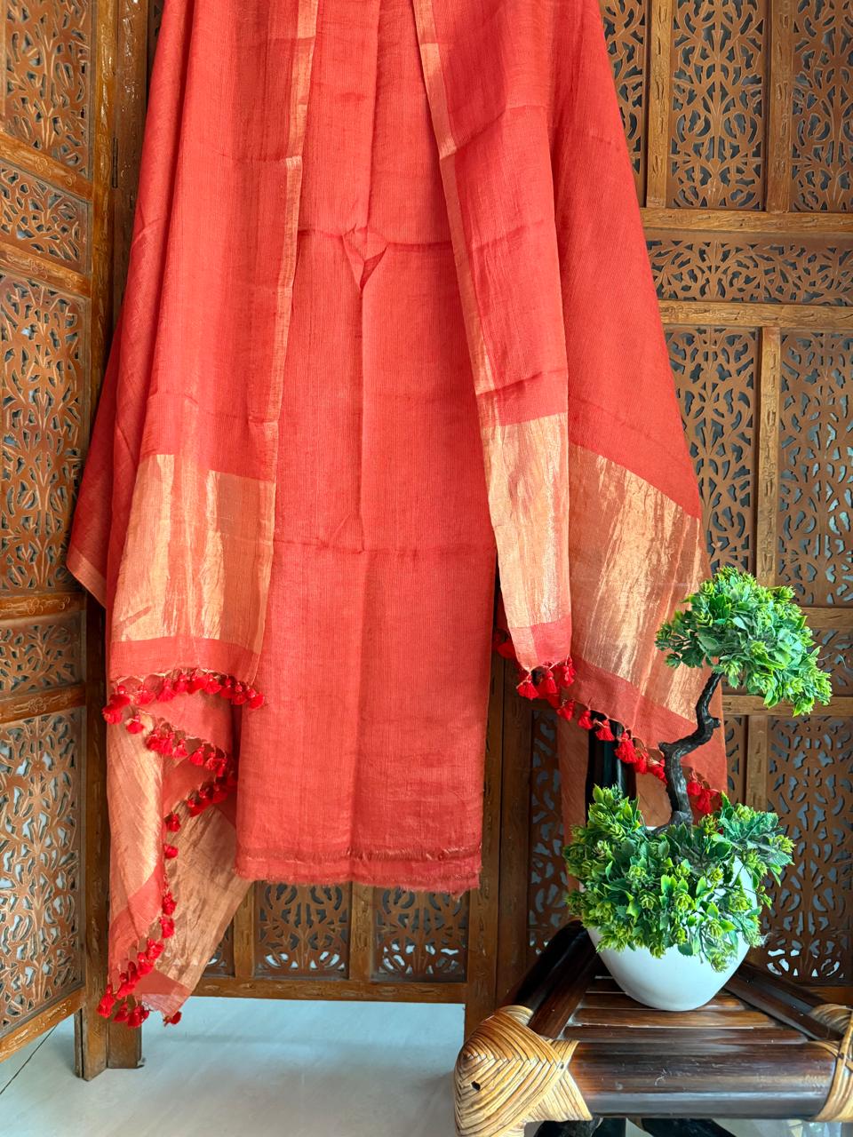 ℛ𝓊𝓉𝒷𝒶 | Premium Polka Dot Linen Suit With Broad Zari Palla Dupatta