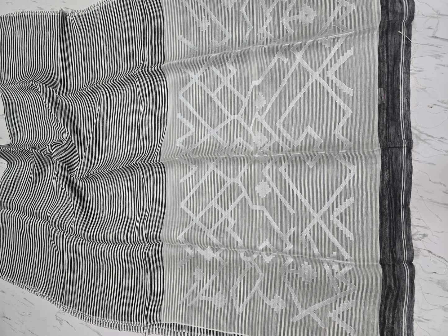 Sarsi – Pure Silk Linen Resham Pallu Jamdani Handwoven Saree with Blouse Piece | Rihyaaz