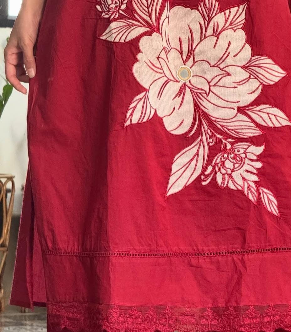 Laali – Festive Floral Elegance