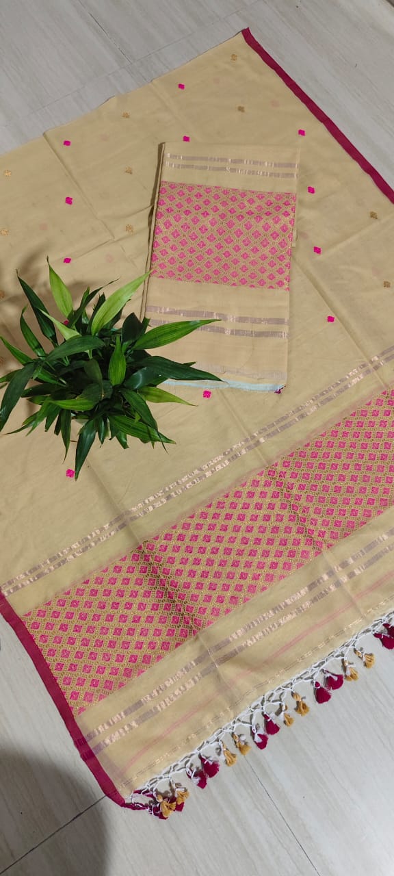 *Kajoli  -120count mul khadi suits with fishshell weave in dual zari for the festivities.
