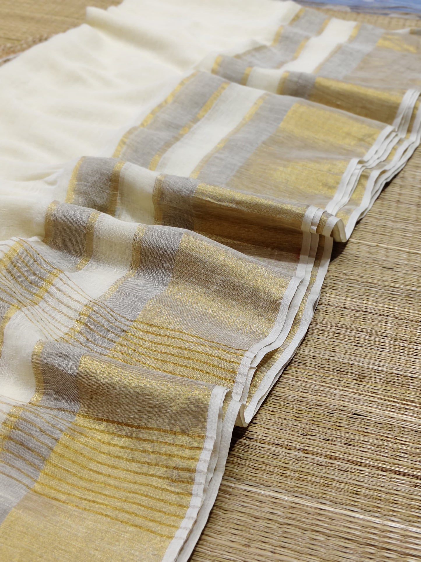 Revathi Pure Jayashree Linen Handwoven Saree with Dual Border & Zari Stripe Pallu | Rihyaaz