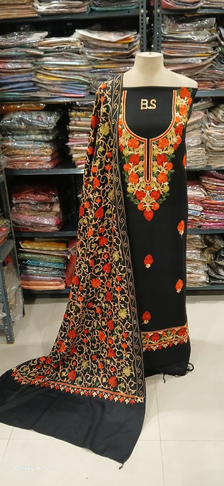 Gulzaria – Pashmina Winterqueen Premium Kashmiri Suit Set