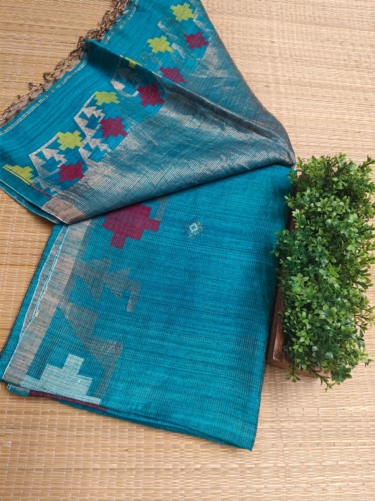 🌟 𝓠𝓪𝓯𝓲𝔂𝓪 – The Tussar Needle Jamdani