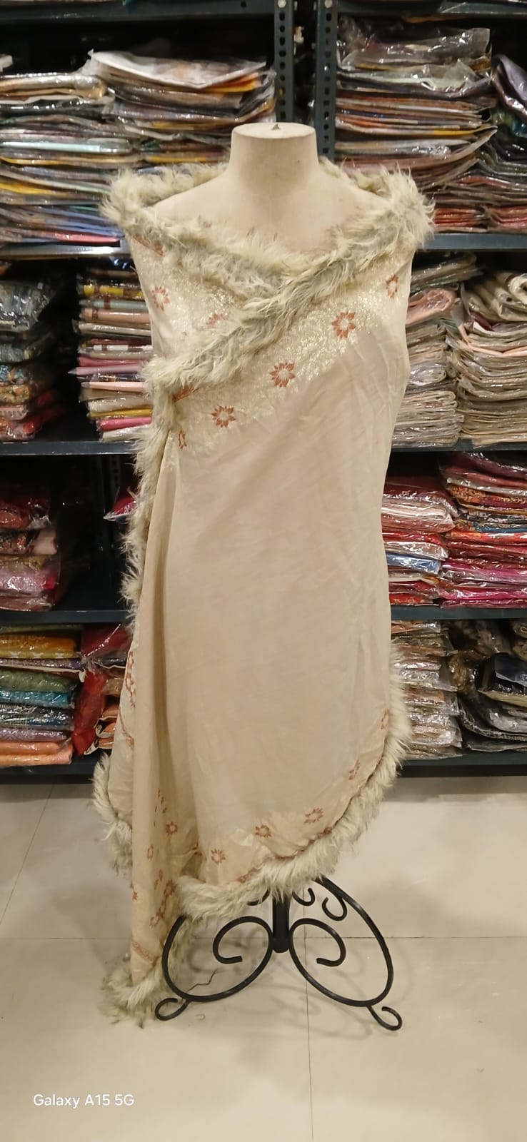 Luxury Kani Stole with Four-Side Fur