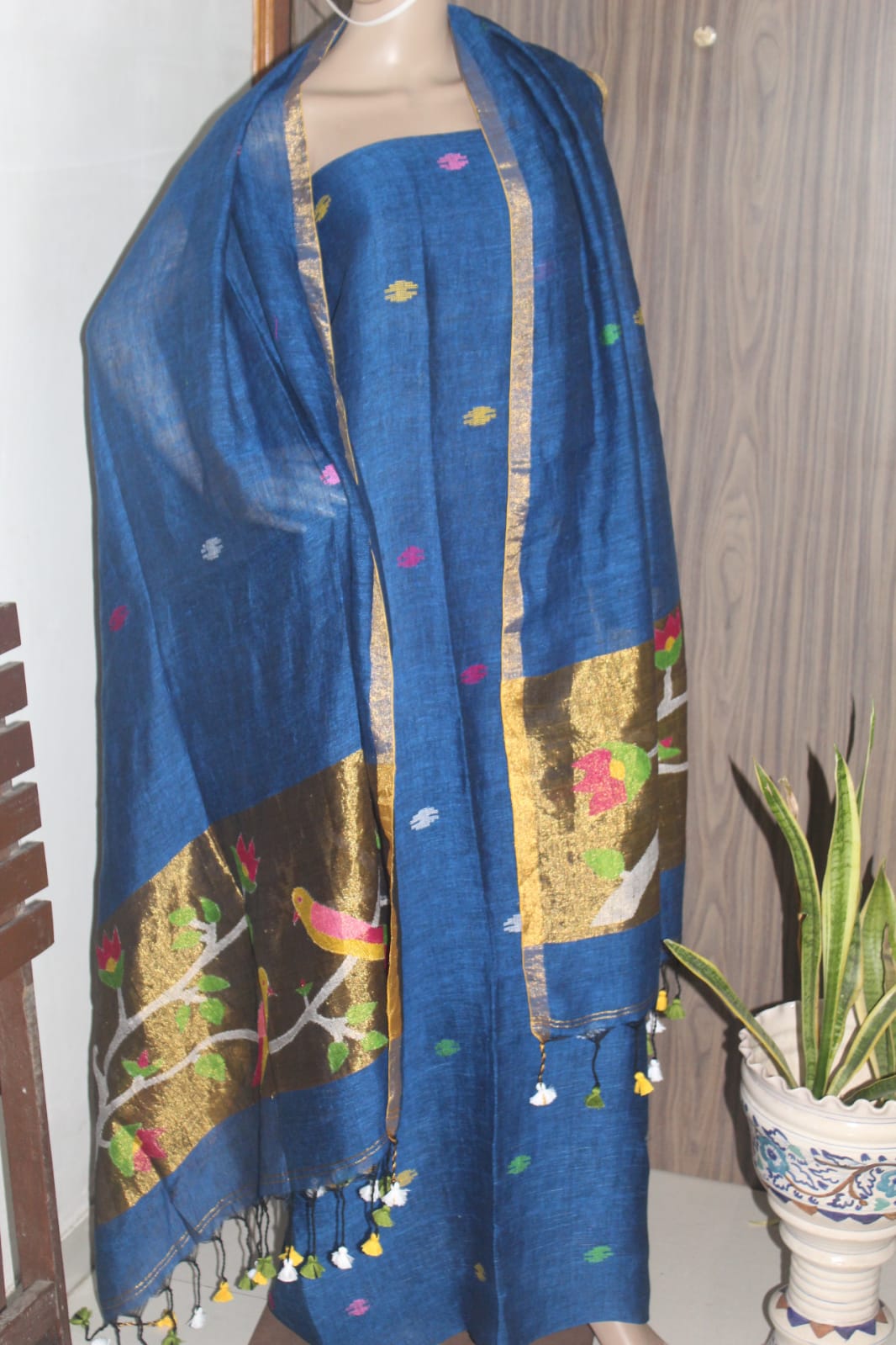 Gunjan – Pure Linen Broad Tissue Palla Needle Jamdani Suit