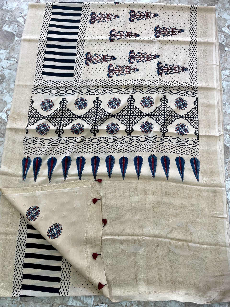 Dola Benarasi Pallu Ajrakh Hand Block Print Saree | Authentic Handloom Elegance