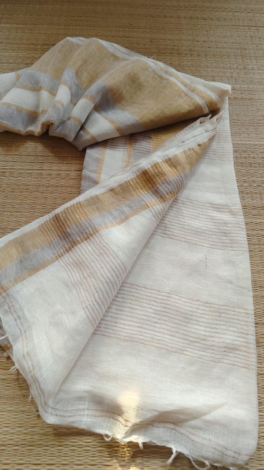 Revathi Pure Jayashree Linen Handwoven Saree with Dual Border & Zari Stripe Pallu | Rihyaaz