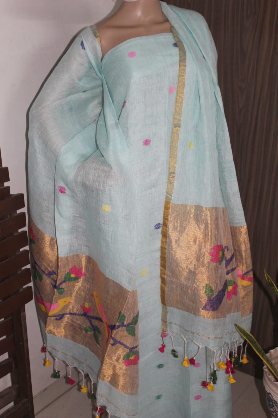 Gunjan – Pure Linen Broad Tissue Palla Needle Jamdani Suit