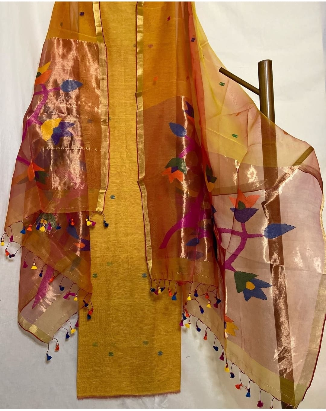 Muniya – The Resham Silk Tissue Paithani Palla Suits