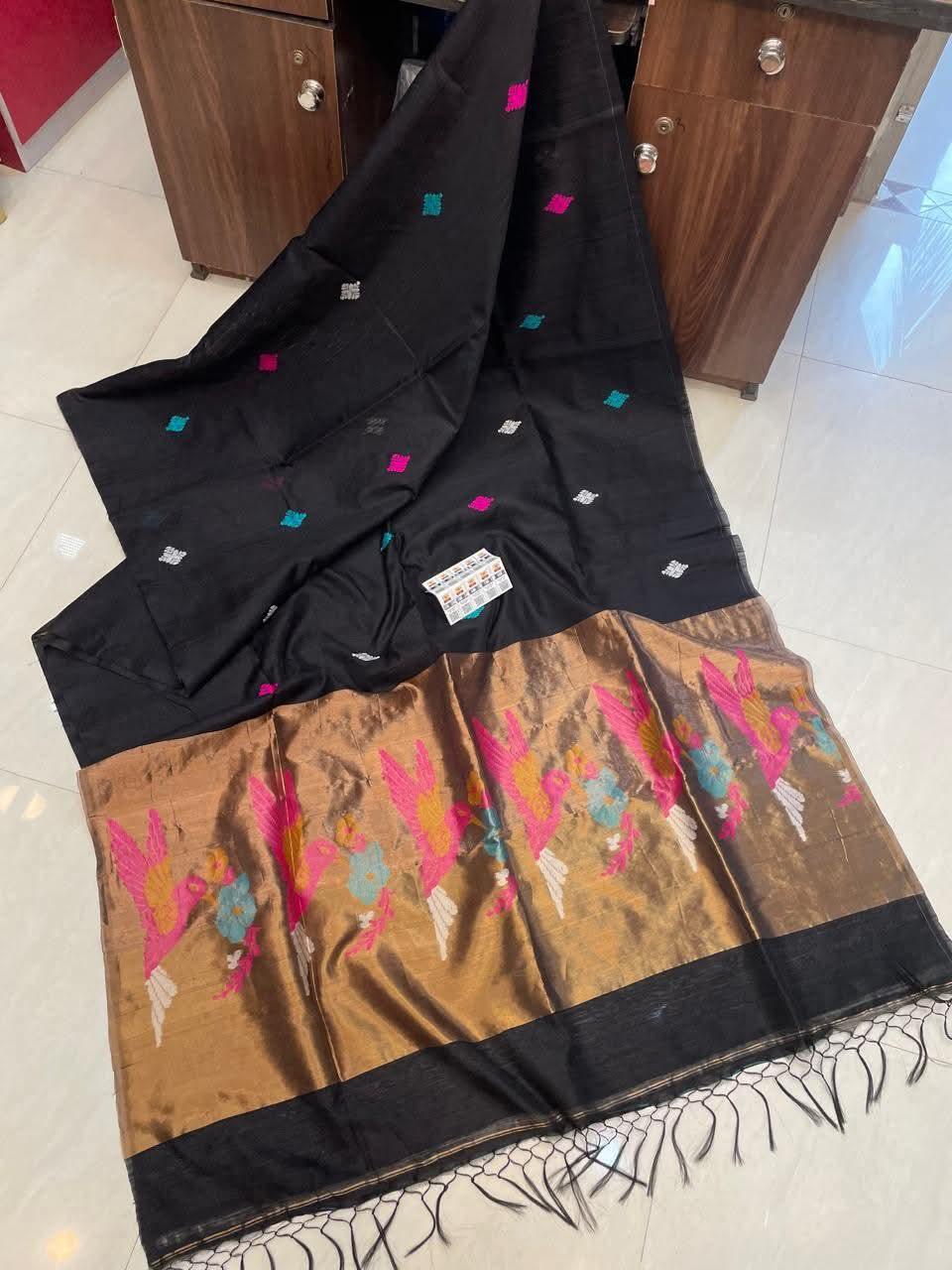 Machranga Traditional 100% pure Matka silk Paithani saree with running blouse piece by Rihyaaz.