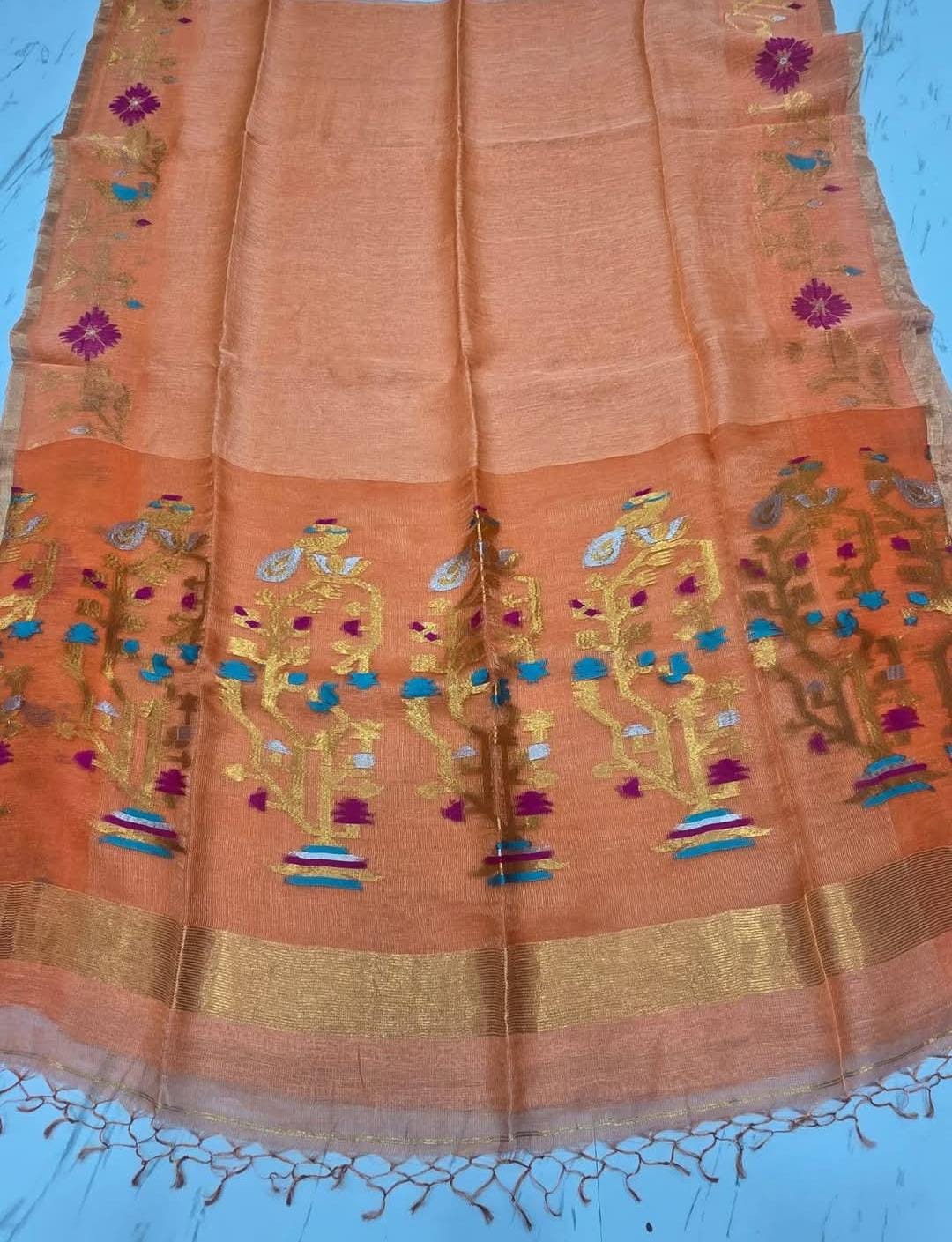 ✨Khori Silk Tissue Linen Needle Karat Jamdani Saree with Resham Jamdani Palla
✨