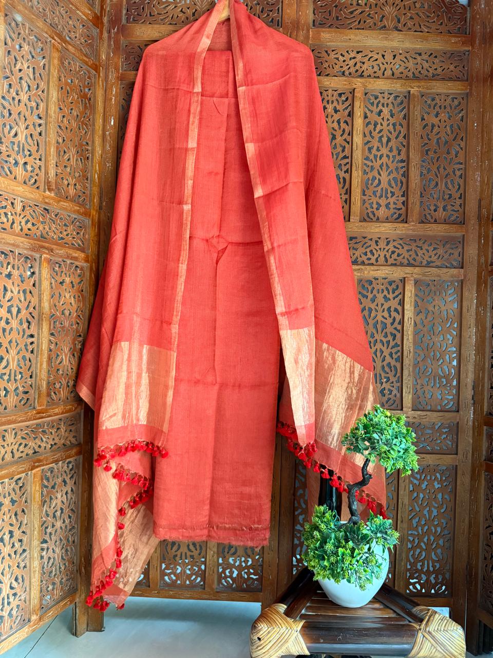 ℛ𝓊𝓉𝒷𝒶 | Premium Polka Dot Linen Suit With Broad Zari Palla Dupatta