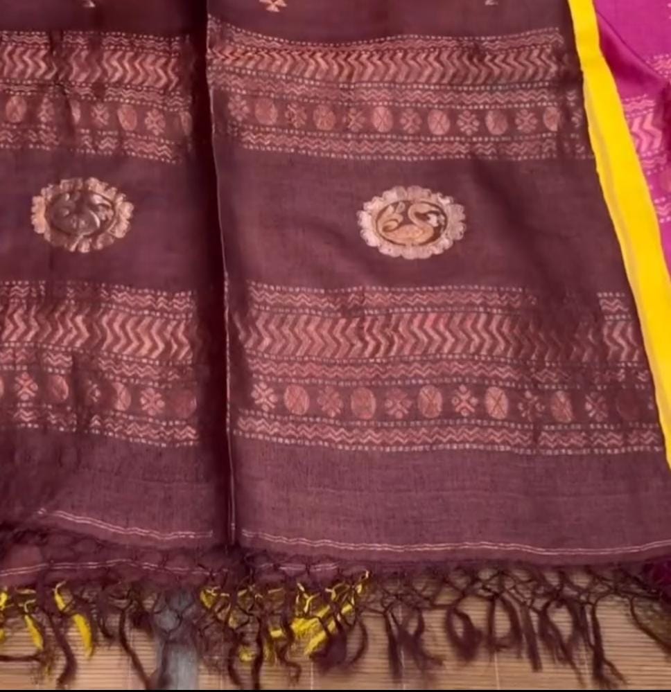 Mabesha by Rihyaaz – Handwoven Tussar by Tussar Jamdani saree with intricate needlework, elegant swan motifs, and matching running blouse piece.
