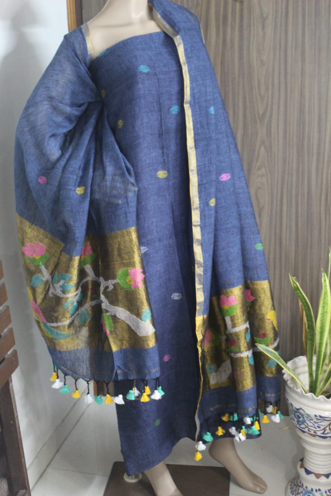 Gunjan – Pure Linen Broad Tissue Palla Needle Jamdani Suit