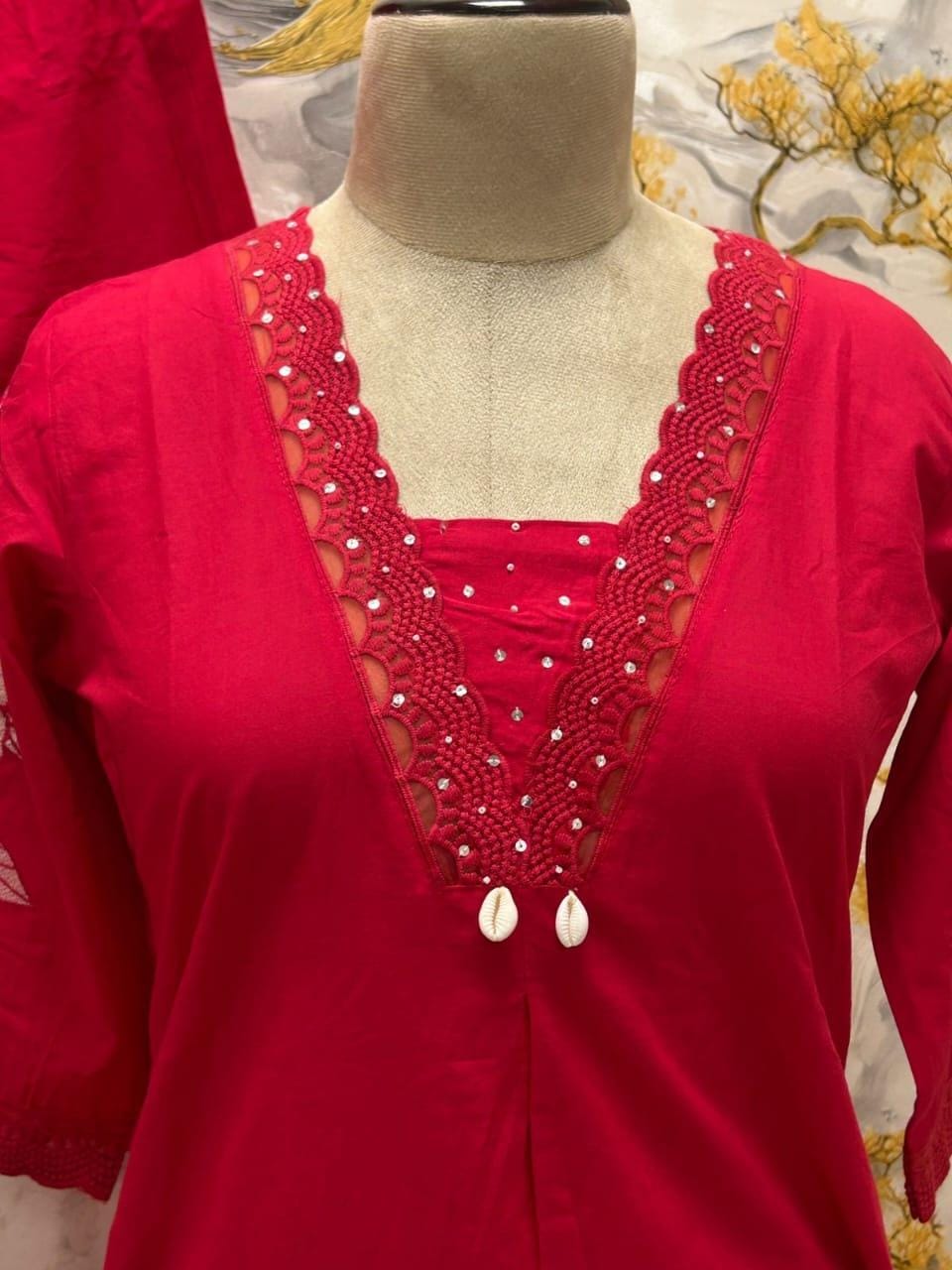 Laali – Festive Floral Elegance