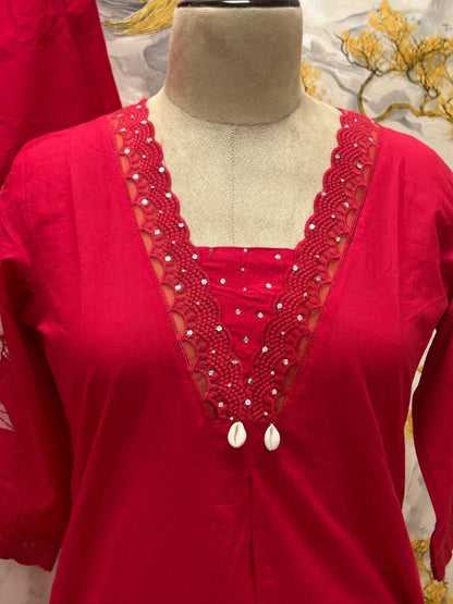 Laali – Festive Floral Elegance