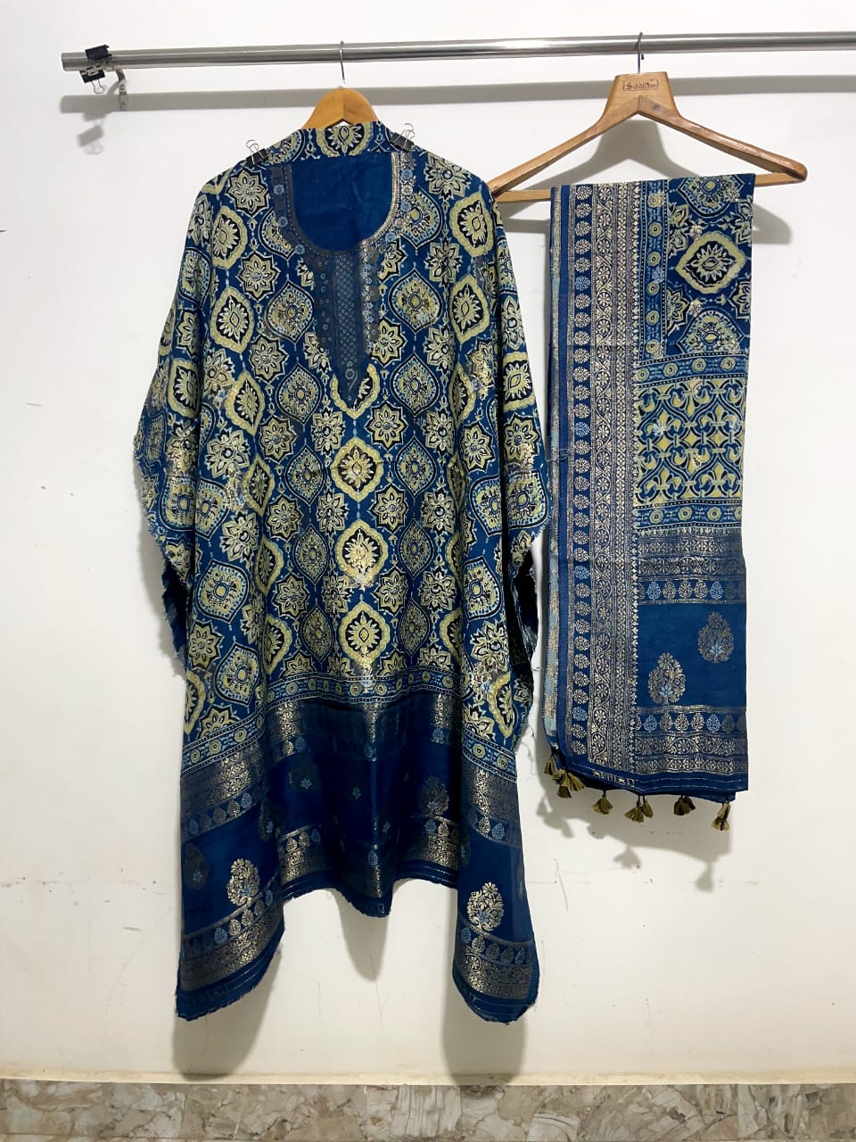 Naaz – Banarasi Pita Zari Handwoven Ajrakh Dola Silk 2-Piece Set