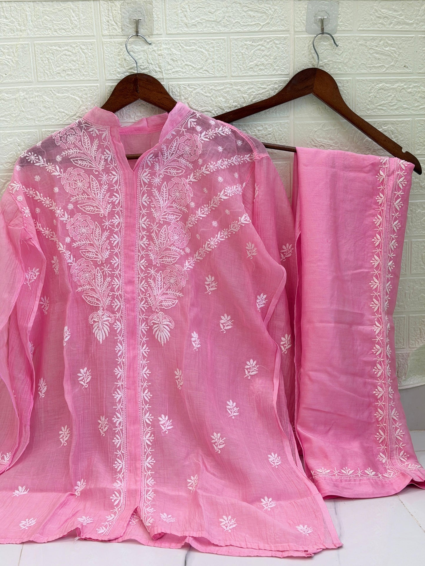 Luxurious Hand-Embroidered Chikankari Suit Set: Pure Mul Chanderi Shirt & Chanderi Silk Pant
