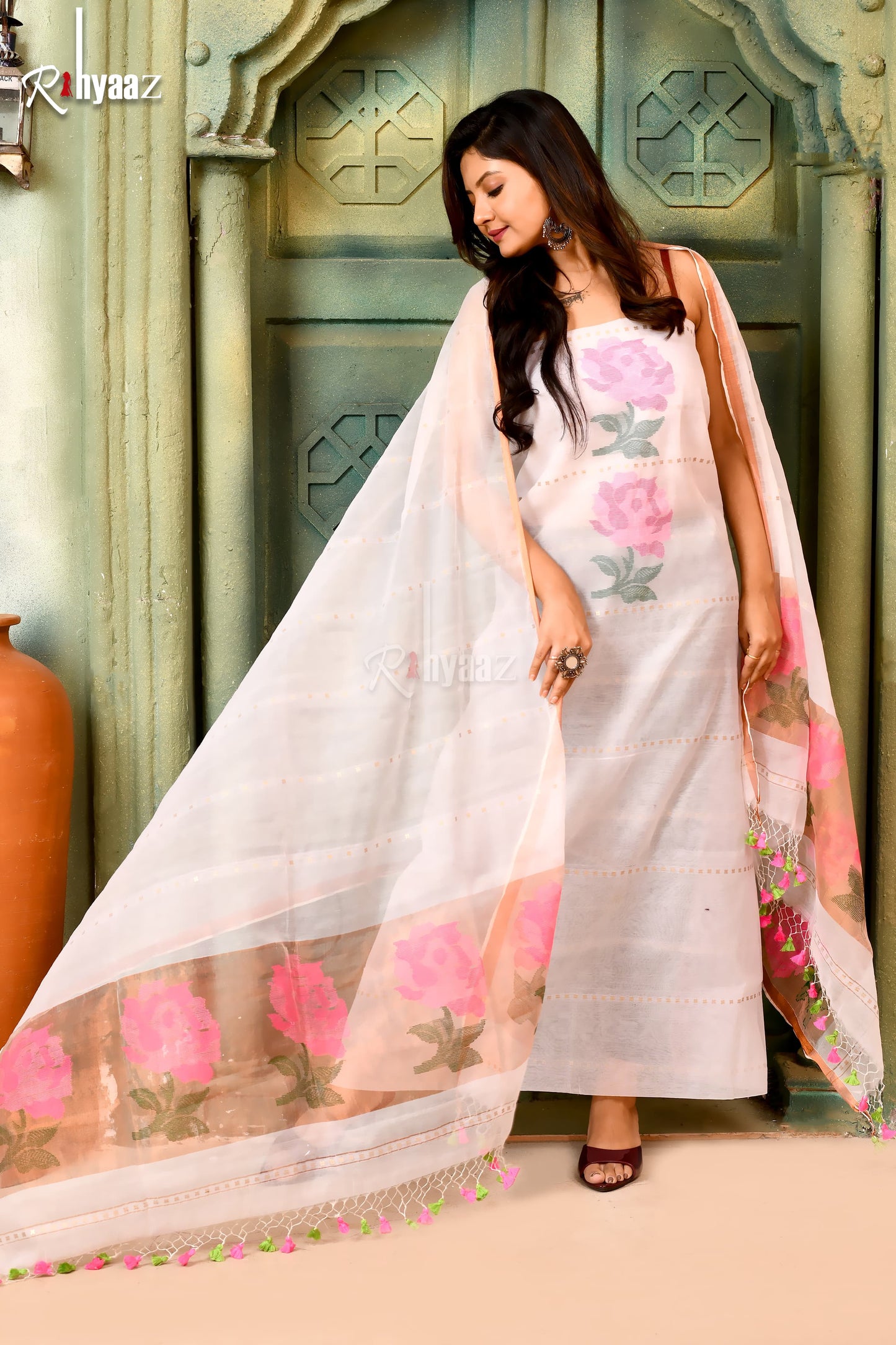 𝓡𝓸𝓼𝓪𝓵𝓲𝓷 - Silk muslin sequin weaved needle Jamdani with tissue palla jamdani dupatta