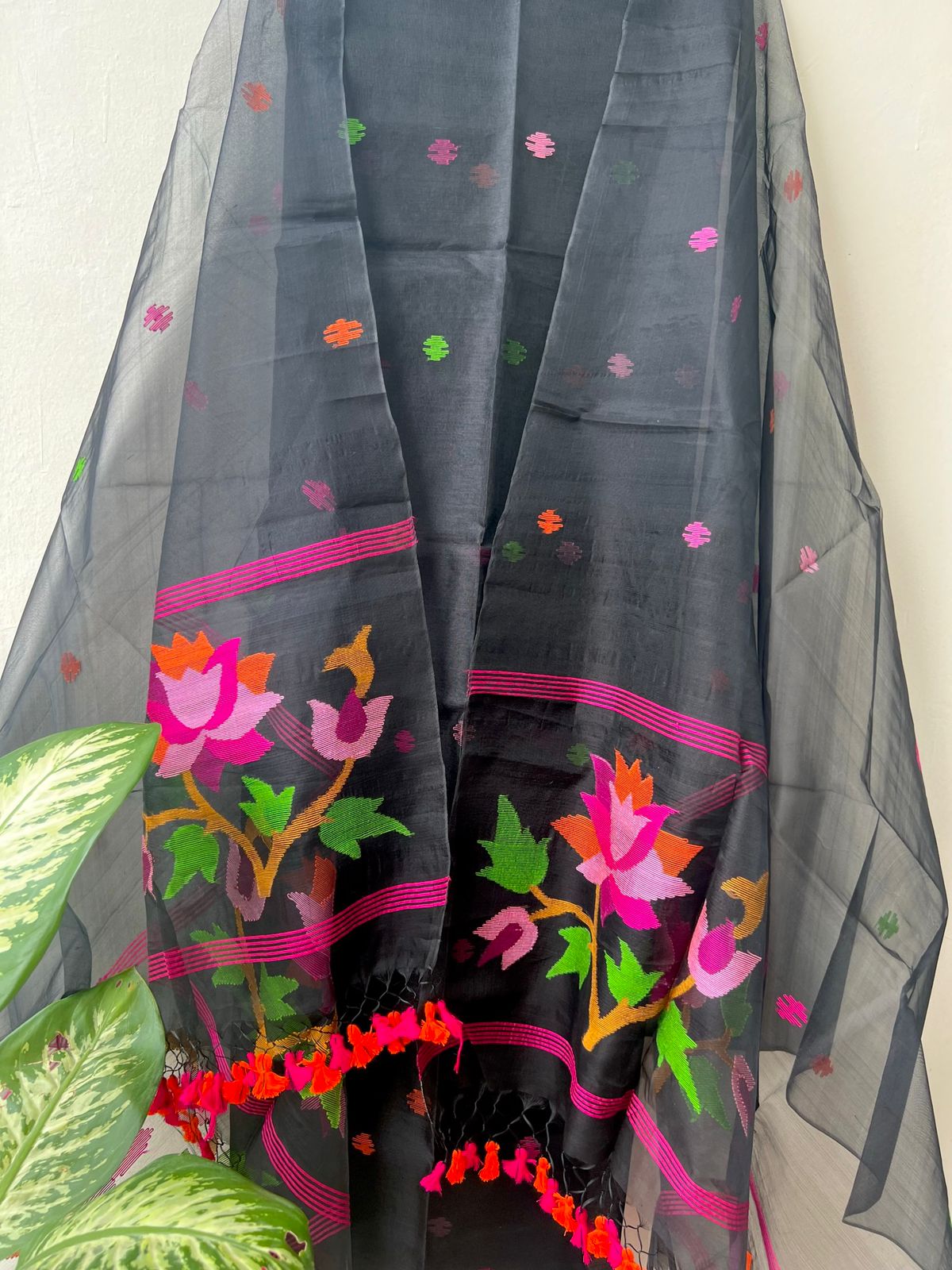 𝕸𝖔𝖎𝖗𝖆𝖓𝖌 | Muslin Manipuri Weaved Dupatta with Polka Dot Tops