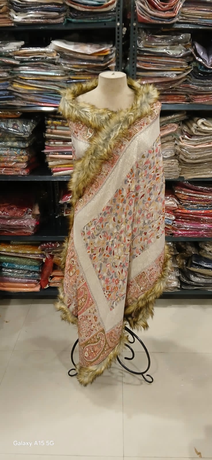 Luxury Kani Stole with Four-Side Fur