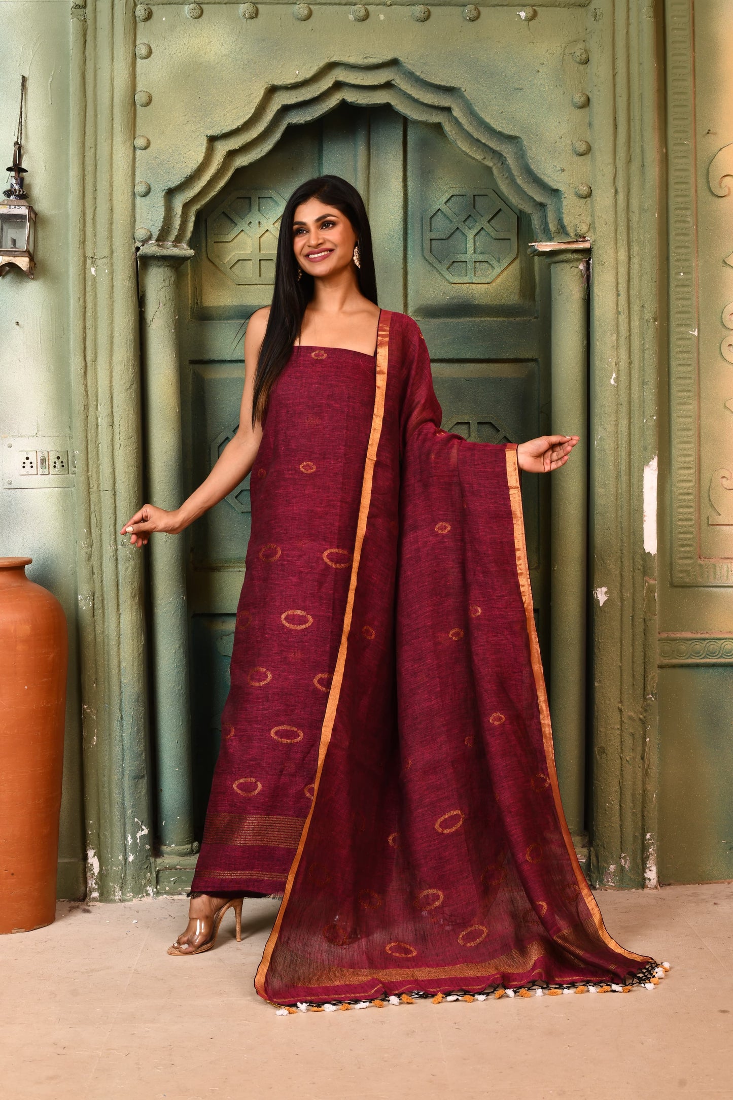 𝓚𝓪𝓷𝓰𝓷𝓪 - Linen zari weave suits with dupatta detailed weaving