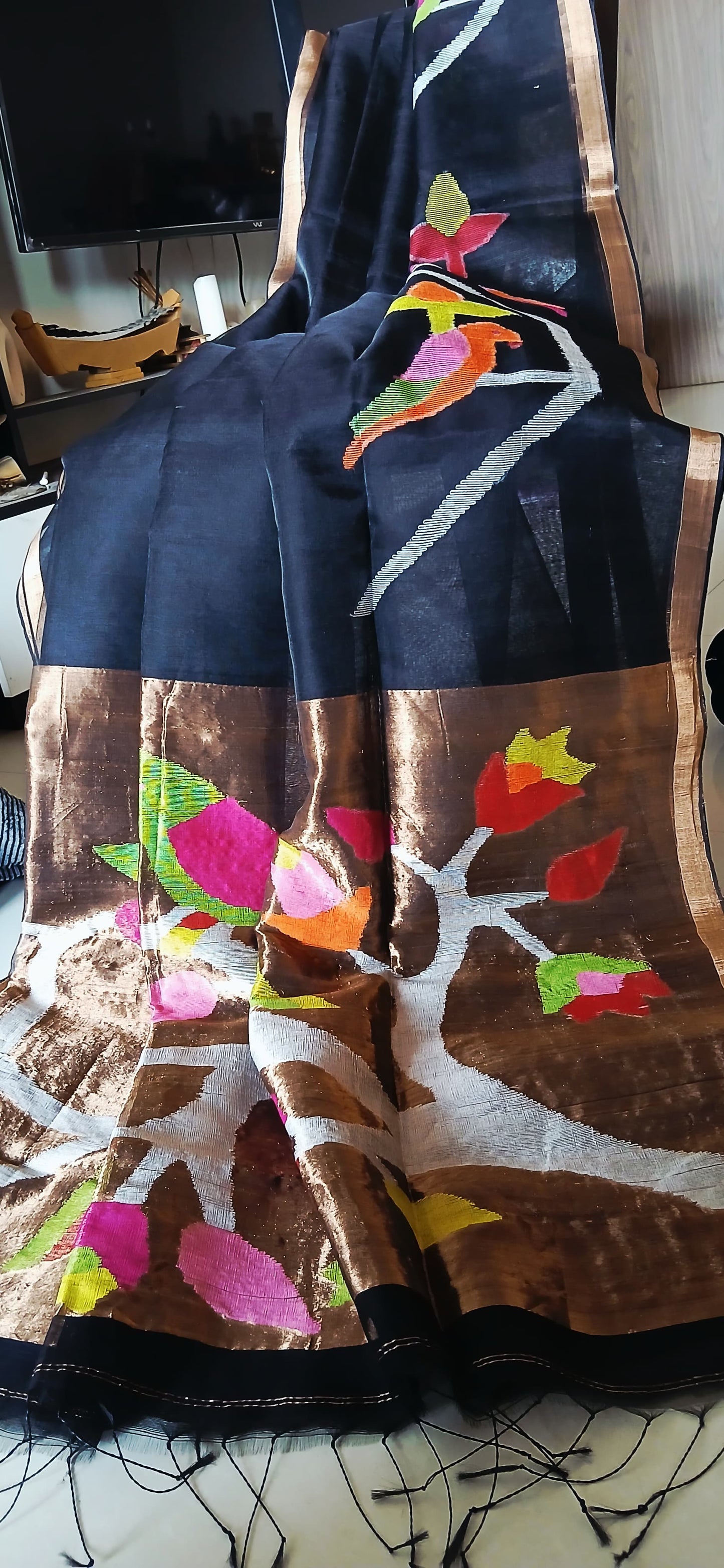 Pure Muslin- Hand Woven bird motif saree✨