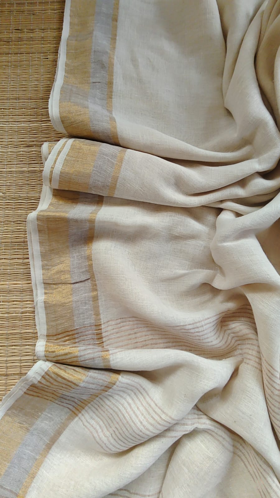 Revathi Pure Jayashree Linen Handwoven Saree with Dual Border & Zari Stripe Pallu | Rihyaaz