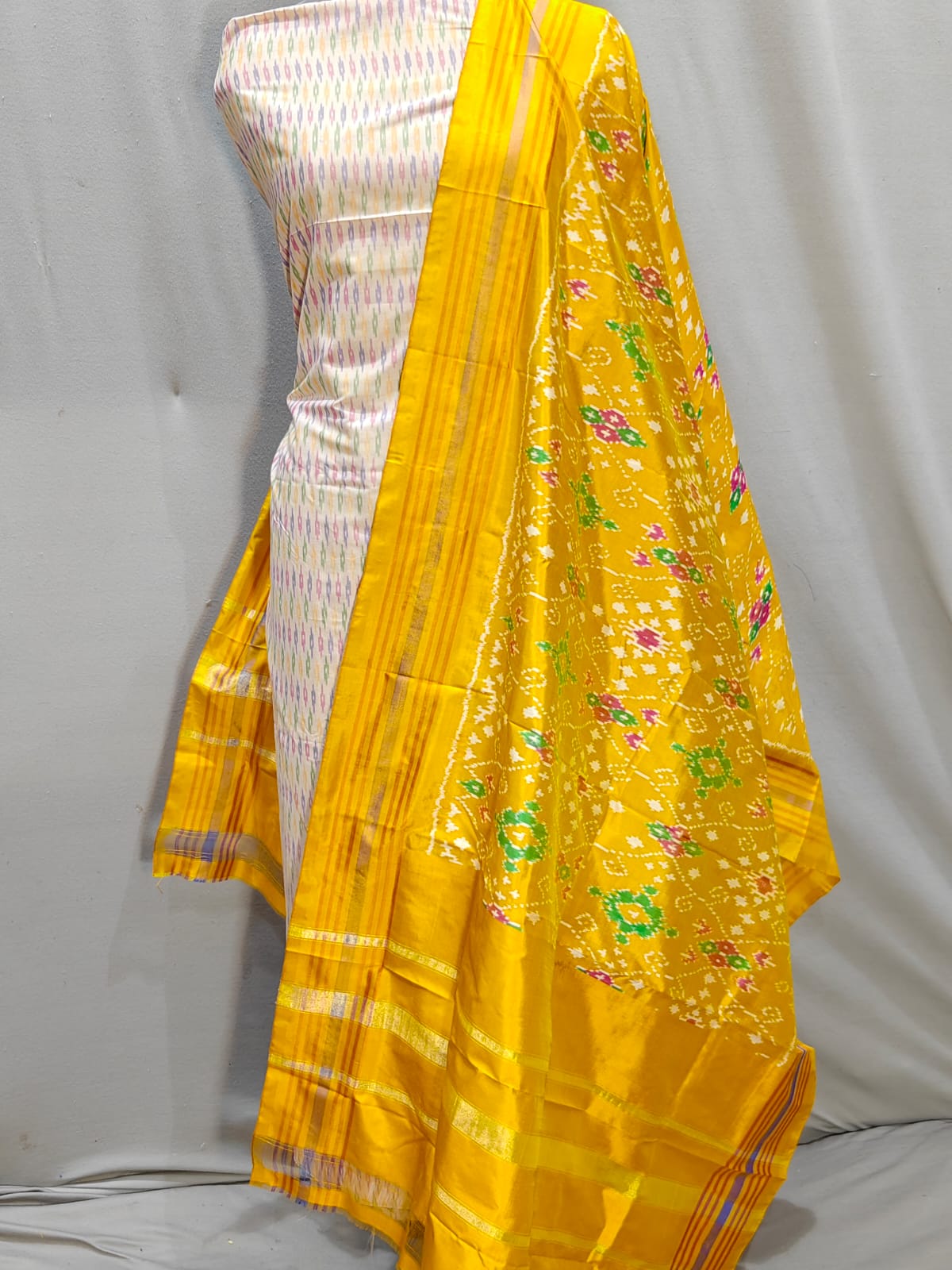✨ Gorgeous Pure Silk Patola Dupatta with Single Ikat Top ✨