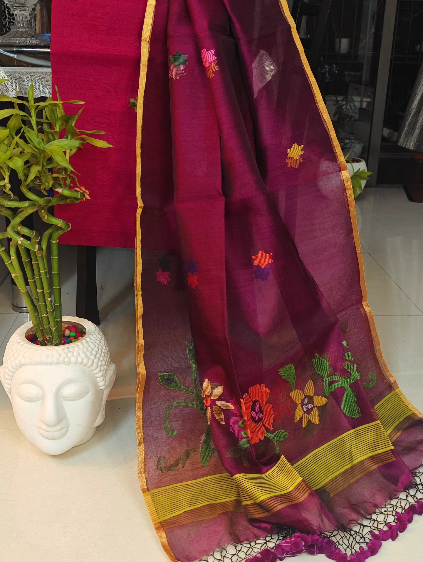 𝓒𝓱𝓱𝓪𝓻𝓲 Floral Border Resham Dupatta Matka Cotton Suit