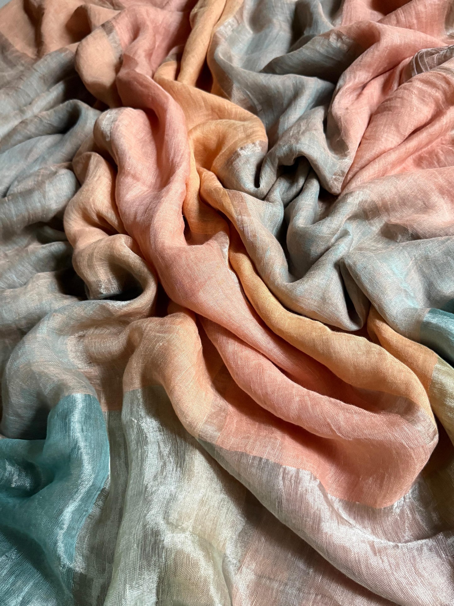 Luxe Peach pure 100 count Jayasree linen check saree with running blouse piece by Rihyaaz