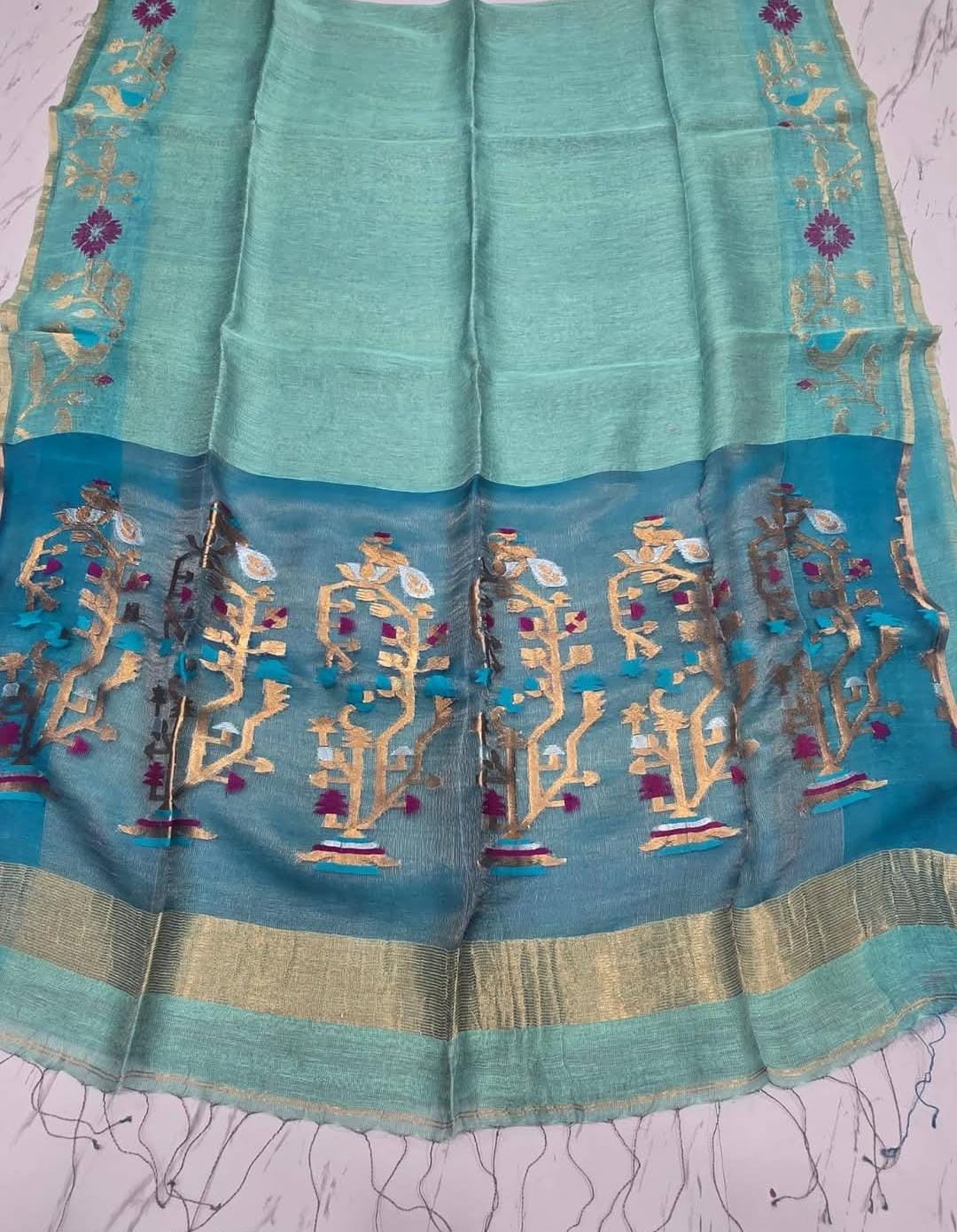 ✨Khori Silk Tissue Linen Needle Karat Jamdani Saree with Resham Jamdani Palla
✨