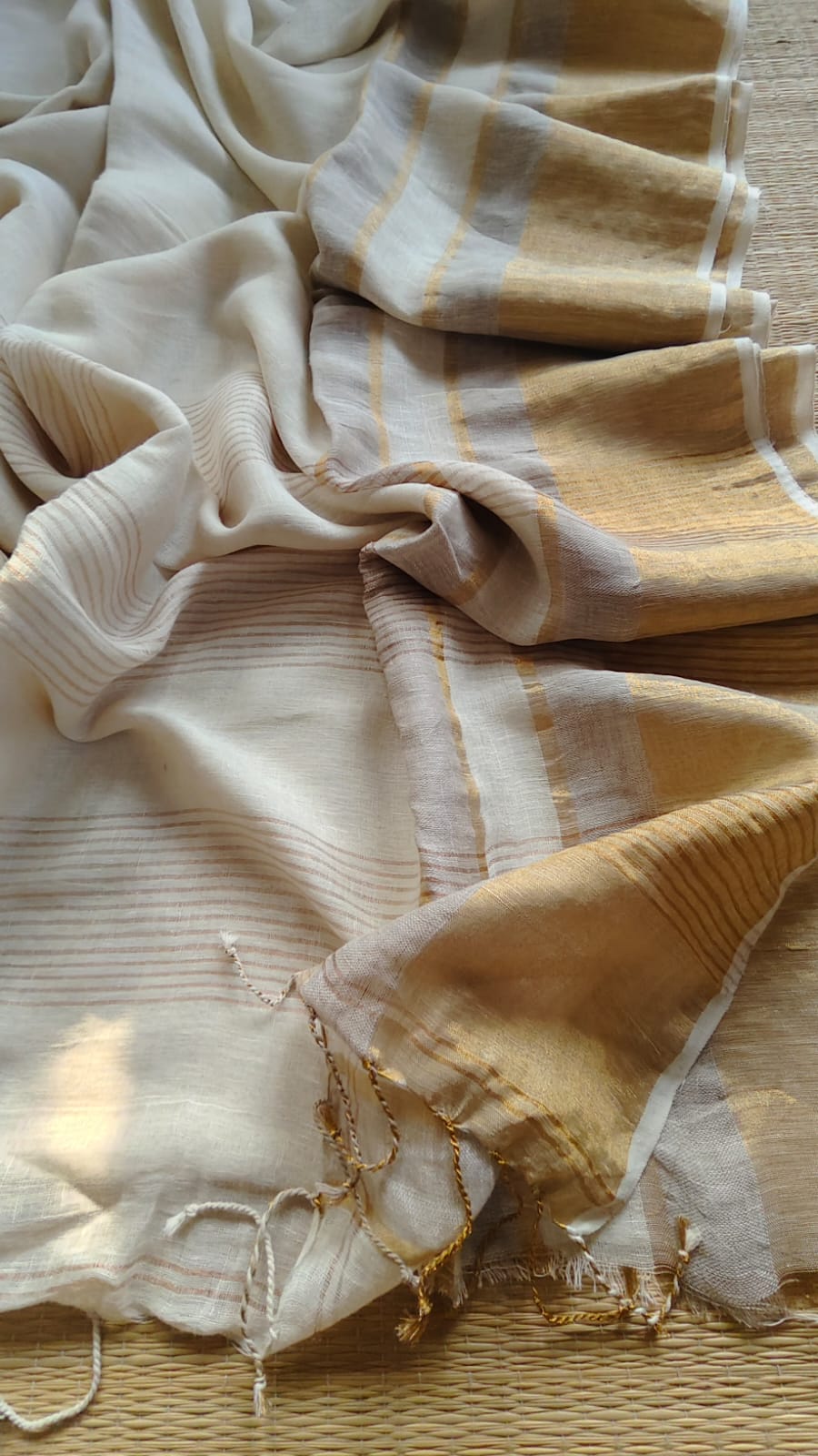 Revathi Pure Jayashree Linen Handwoven Saree with Dual Border & Zari Stripe Pallu | Rihyaaz