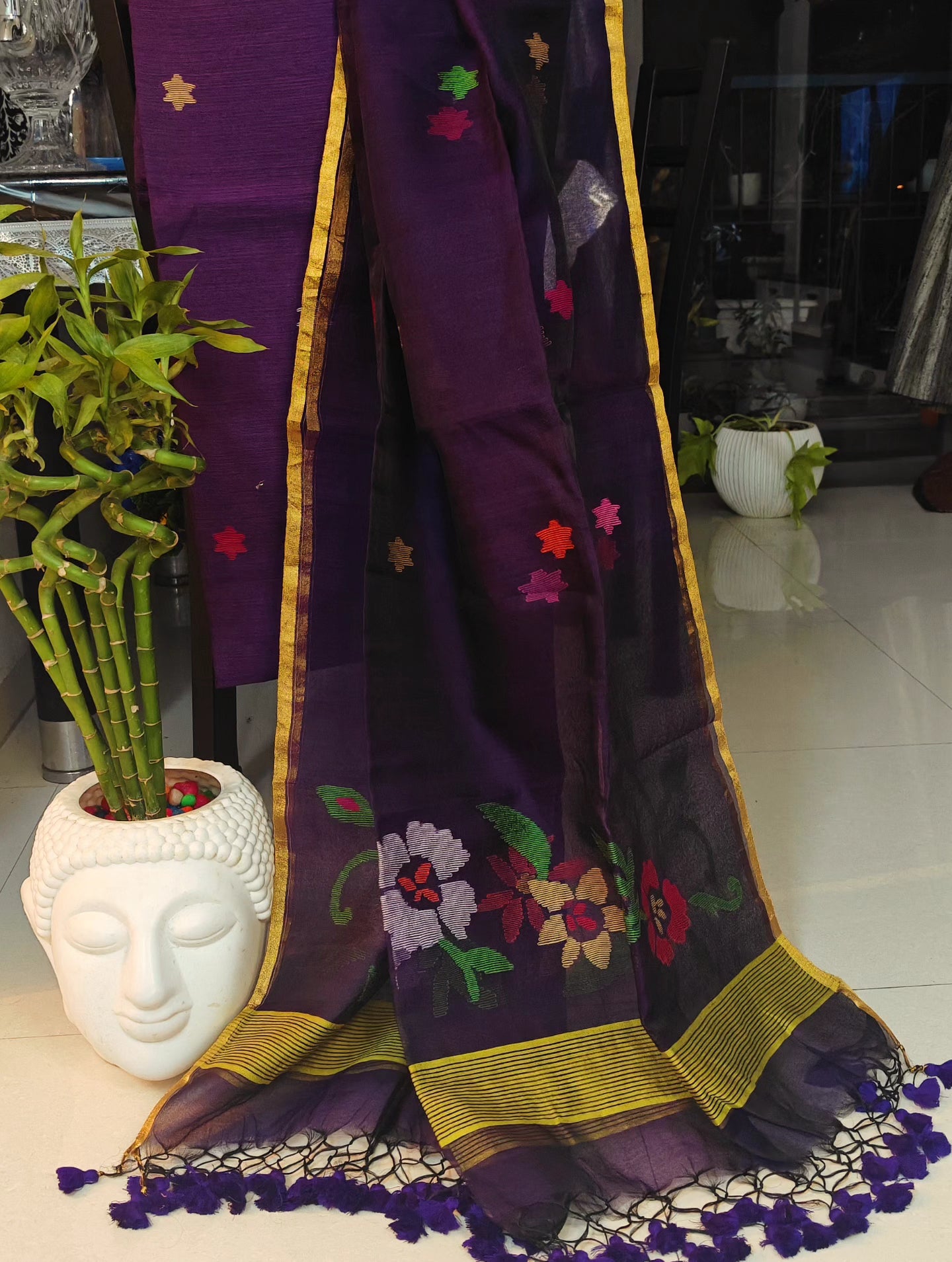 𝓒𝓱𝓱𝓪𝓻𝓲 Floral Border Resham Dupatta Matka Cotton Suit