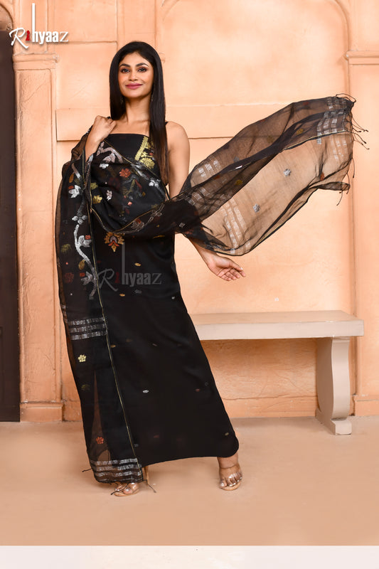 Nayab – The Dual Zari Muslin Jamdani Hand-weaved Suit