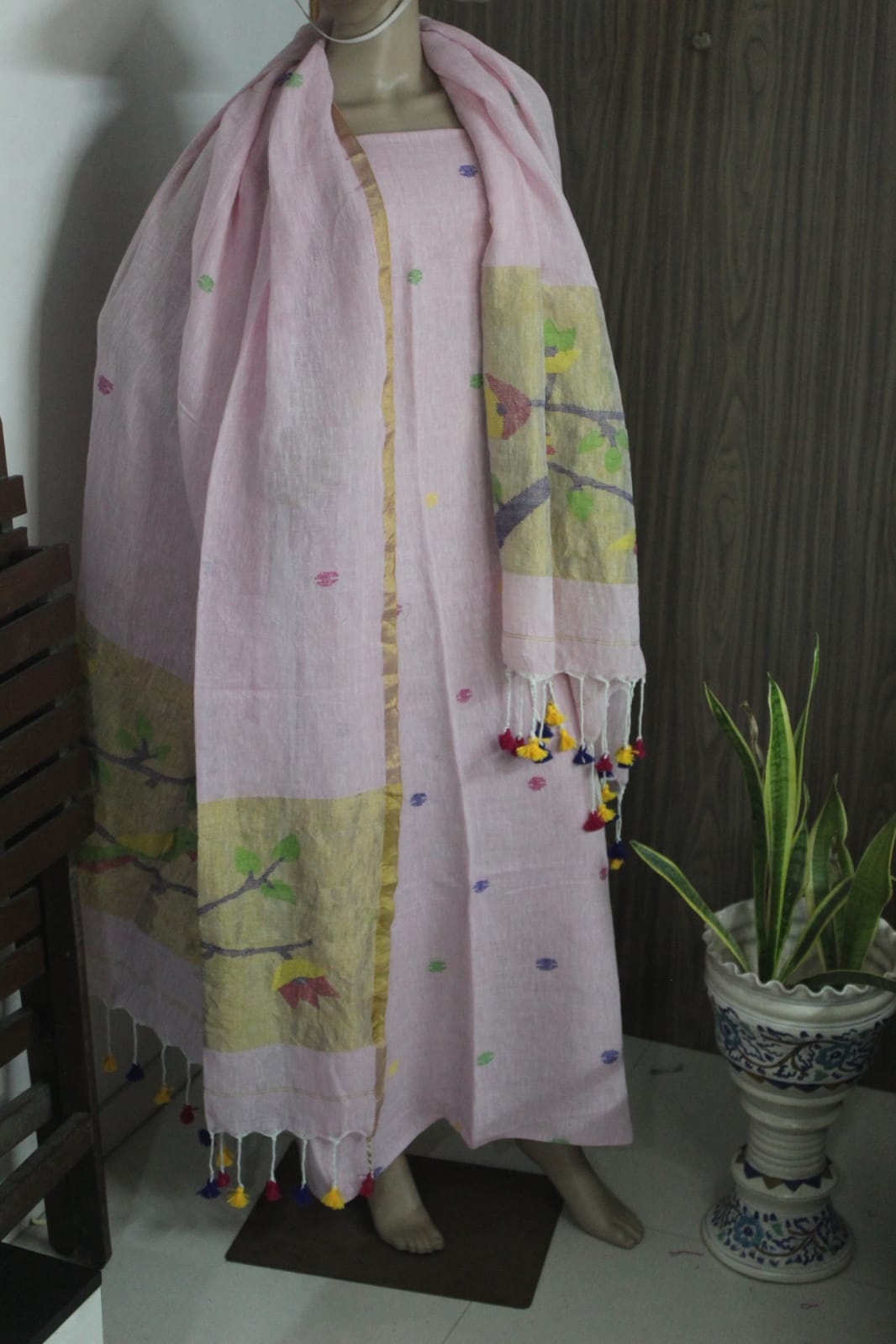 Gunjan – Pure Linen Broad Tissue Palla Needle Jamdani Suit