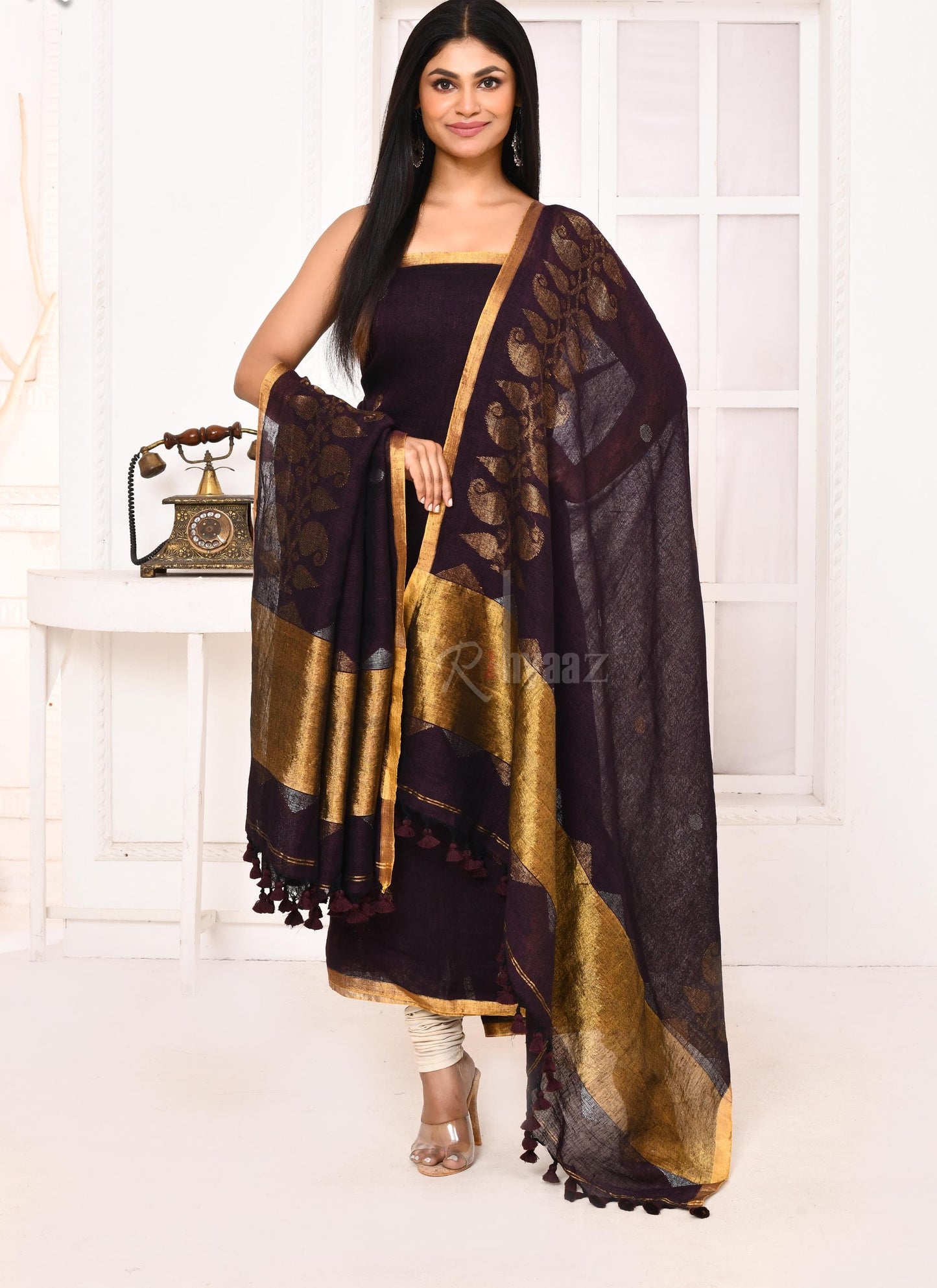 𝑲𝒂𝒏𝒂𝒏 | Pure Linen Gadwal Zari Border Tissue Palla Suits