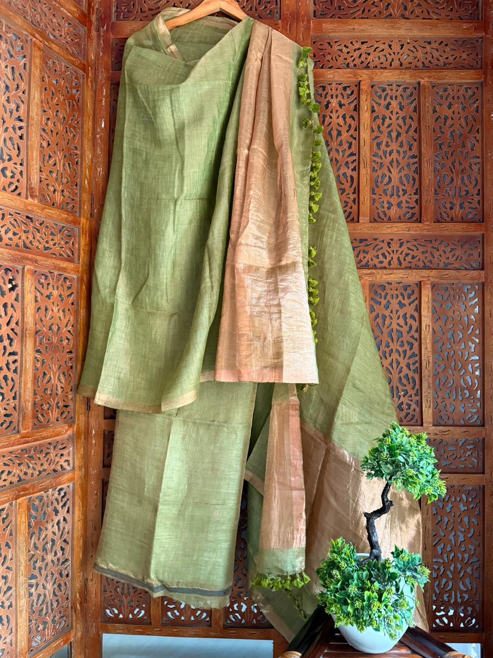 ℛ𝓊𝓉𝒷𝒶 | Premium Polka Dot Linen Suit With Broad Zari Palla Dupatta