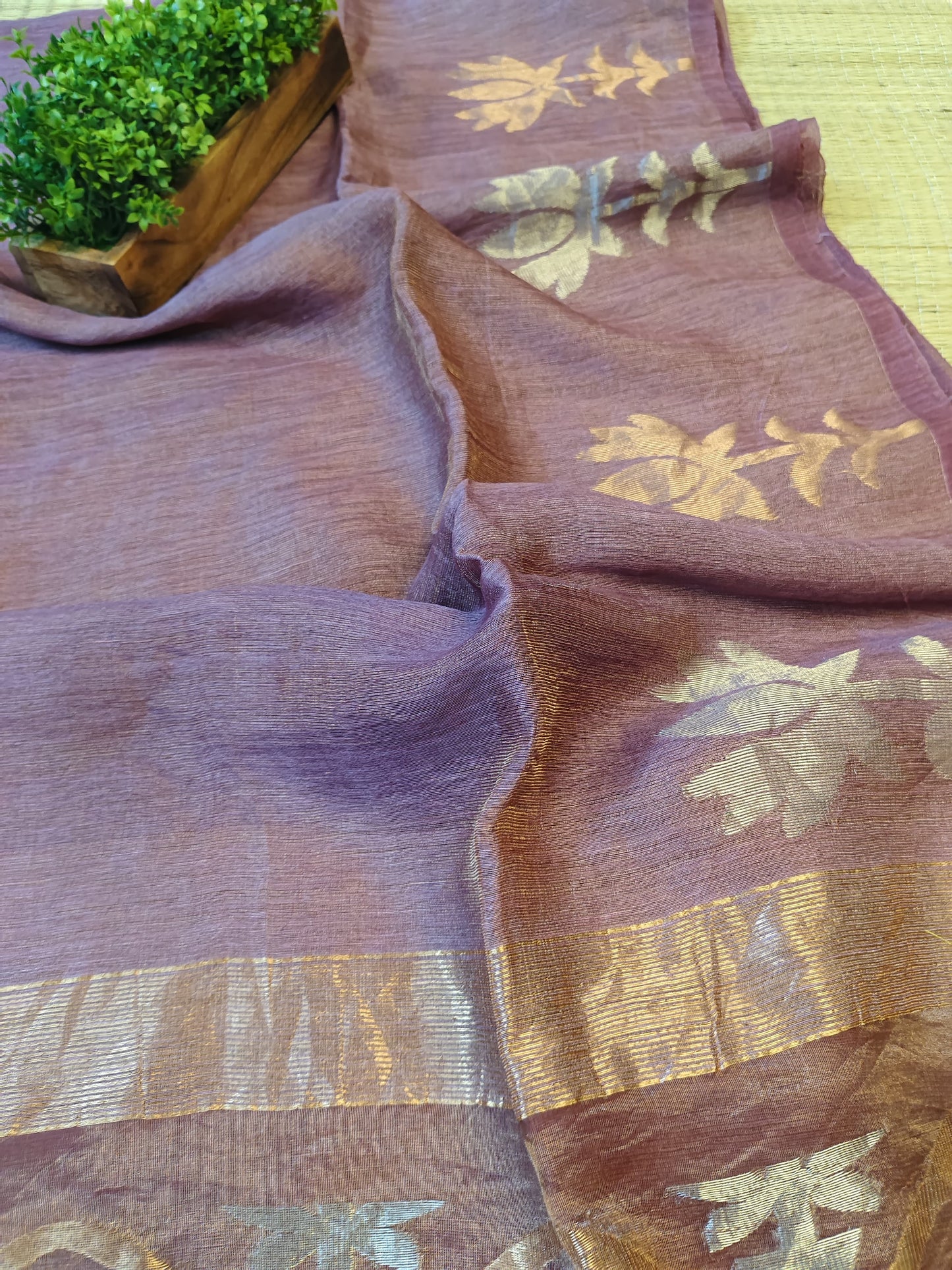 Padmini – Lotus Fusion Silk Linen Saree