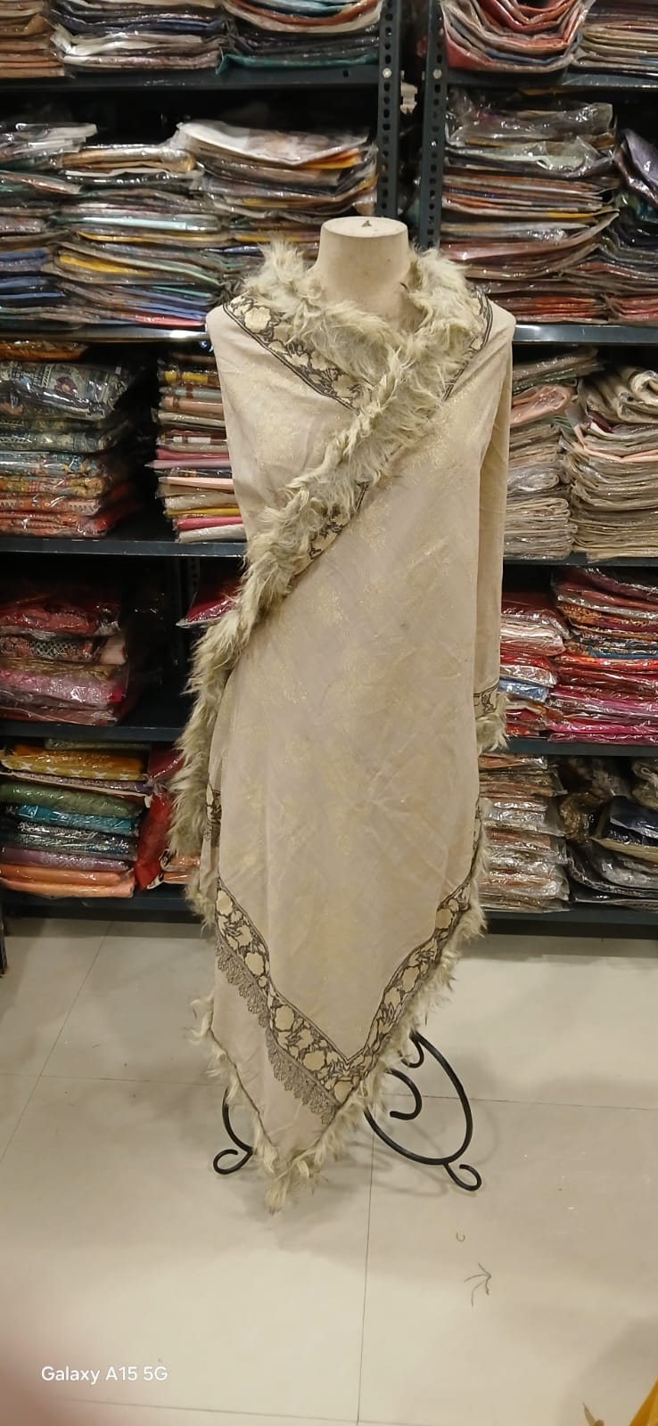 Luxury Kani Stole with Four-Side Fur