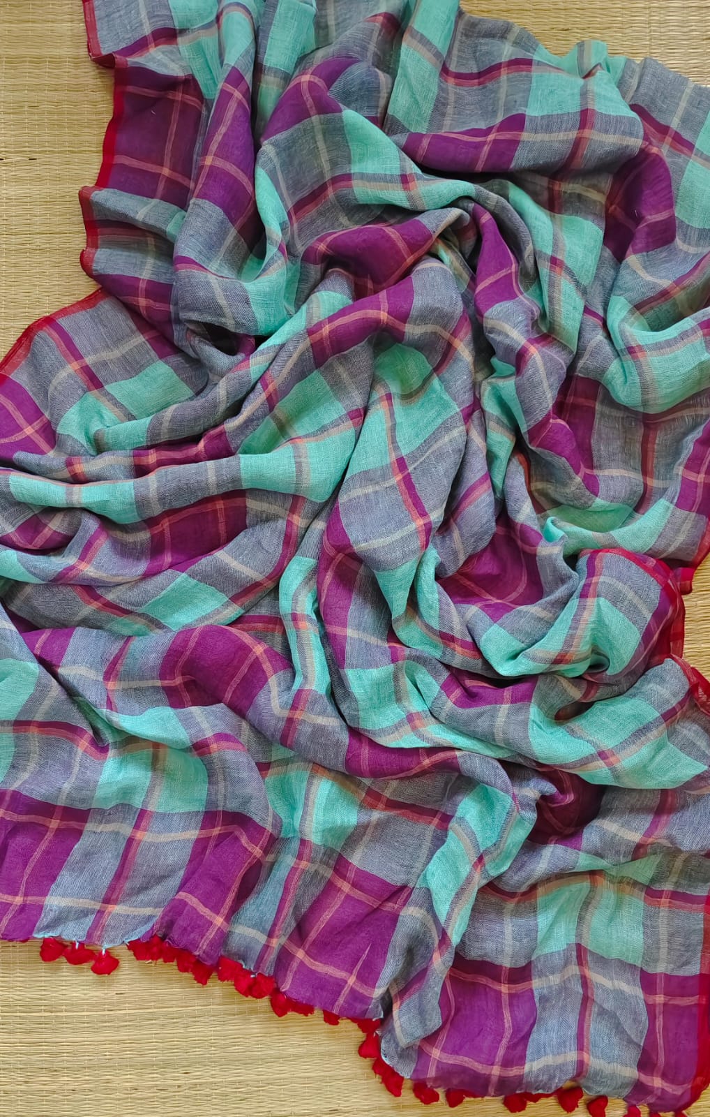 Luxe Turquoise pure 100 count Jayasree linen check saree with running blouse piece by Rihyaaz