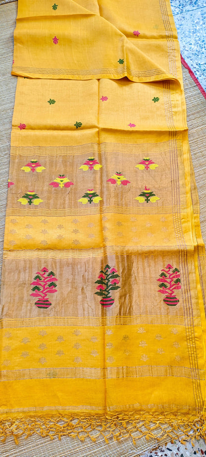 Ritwik premium Yellow tissue tussar saree with Paithani-inspired pallu and all-over Jamdani woven butta, featuring a running blouse piece from Rihyaaz’s exclusive festive collection.