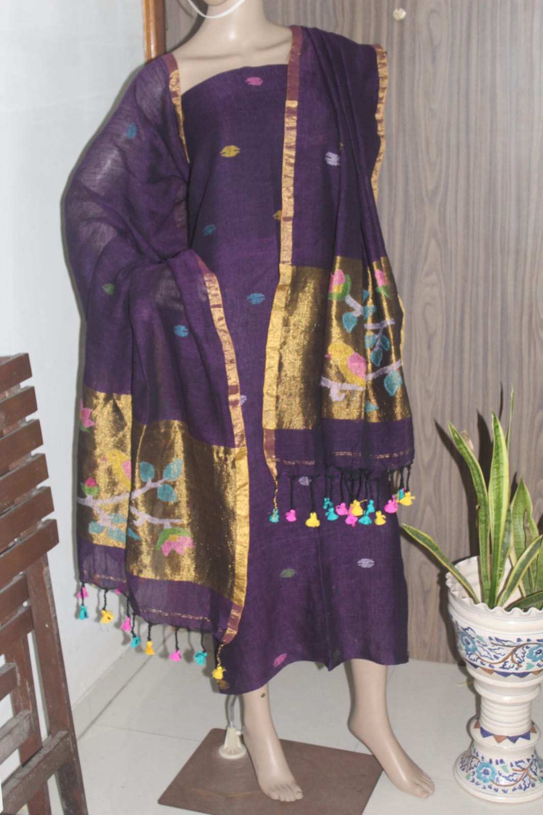 Gunjan – Pure Linen Broad Tissue Palla Needle Jamdani Suit