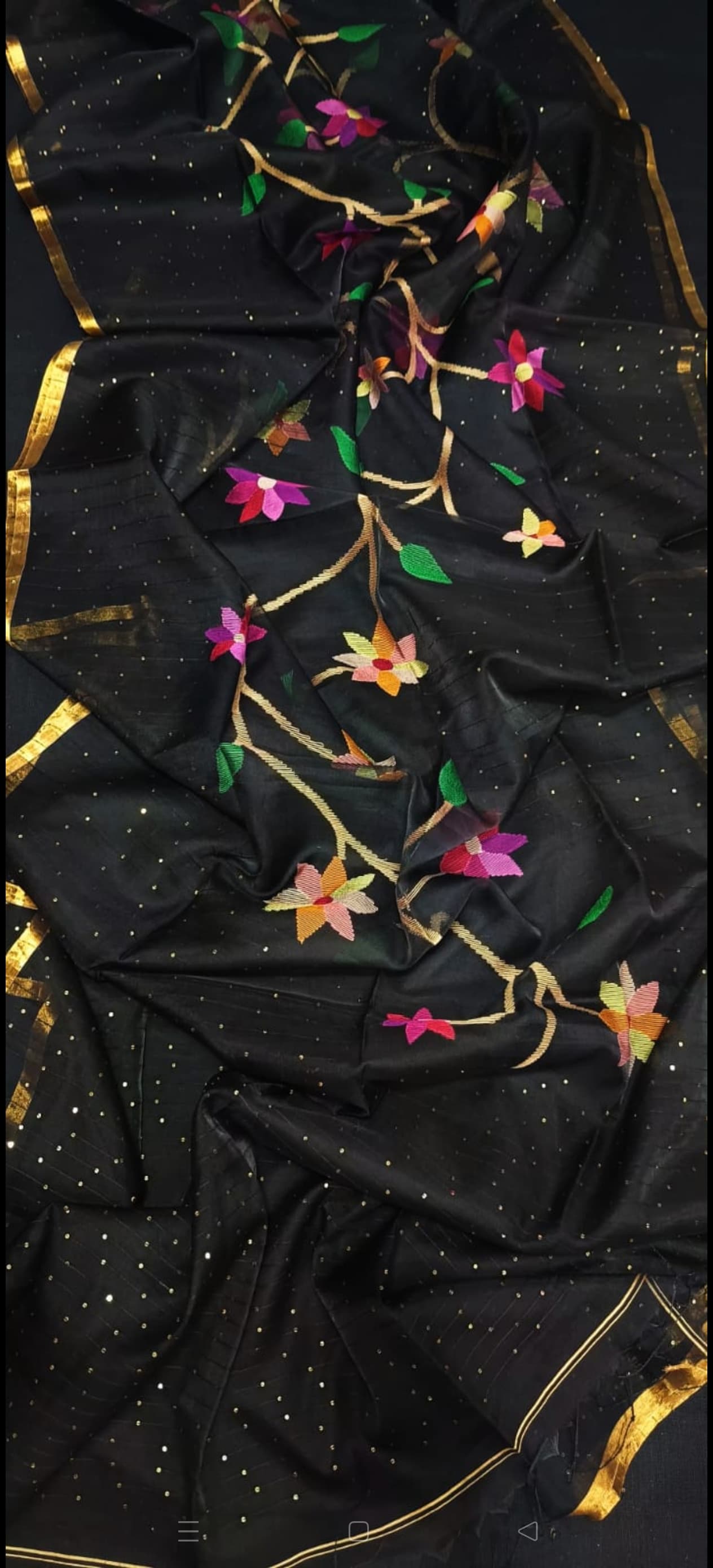 Ushashi – The Sequin Detailed Floral Weaved Saree