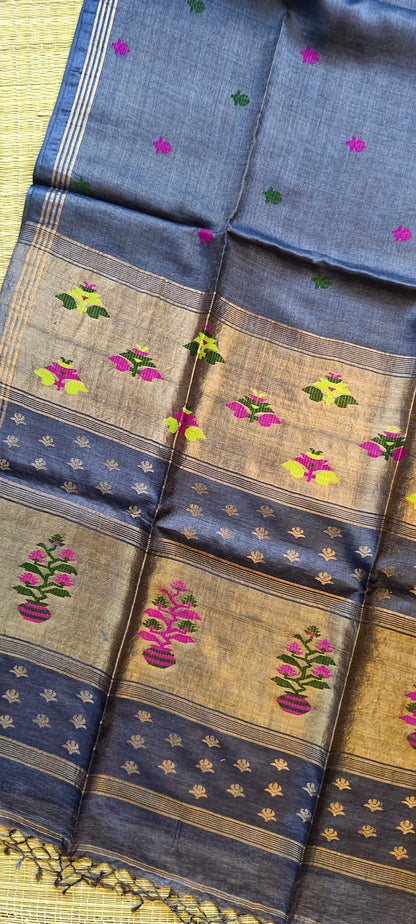Ritwik premium Slate tissue tussar saree with Paithani-inspired pallu and all-over Jamdani woven butta, featuring a running blouse piece from Rihyaaz’s exclusive festive collection.