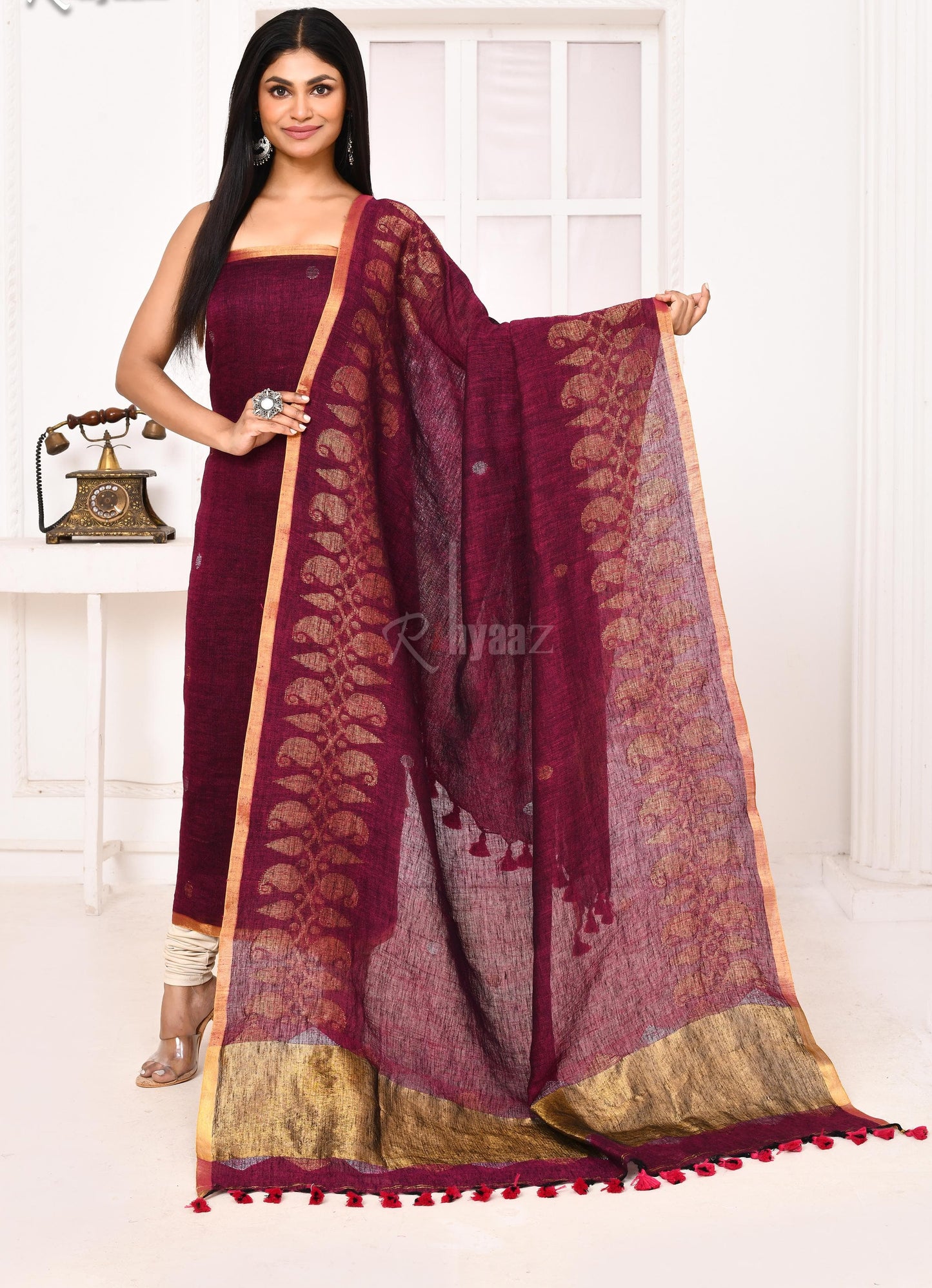 𝑲𝒂𝒏𝒂𝒏 | Pure Linen Gadwal Zari Border Tissue Palla Suits