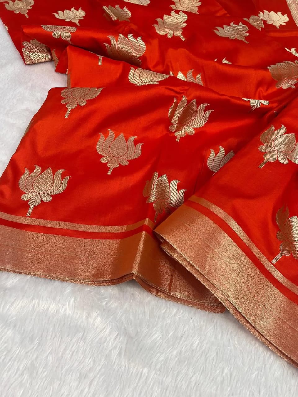 Handloom Semi Katan Silk Saree – Fancy Lotus Border | Banarasi Weaving Saree