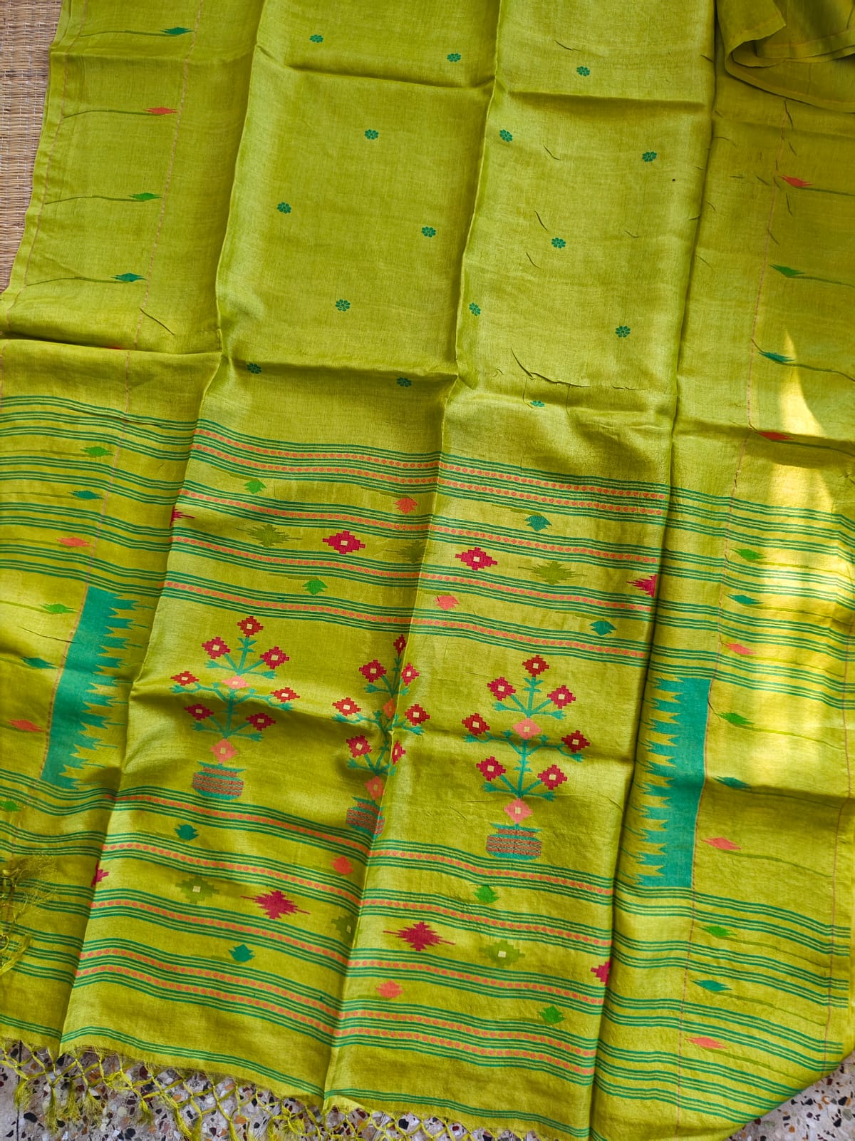 Swarnim Light Green Paithani Bengal Tussar saree with intricate Jamdani weaving and running blouse piece by Rihyaaz Fashions.
