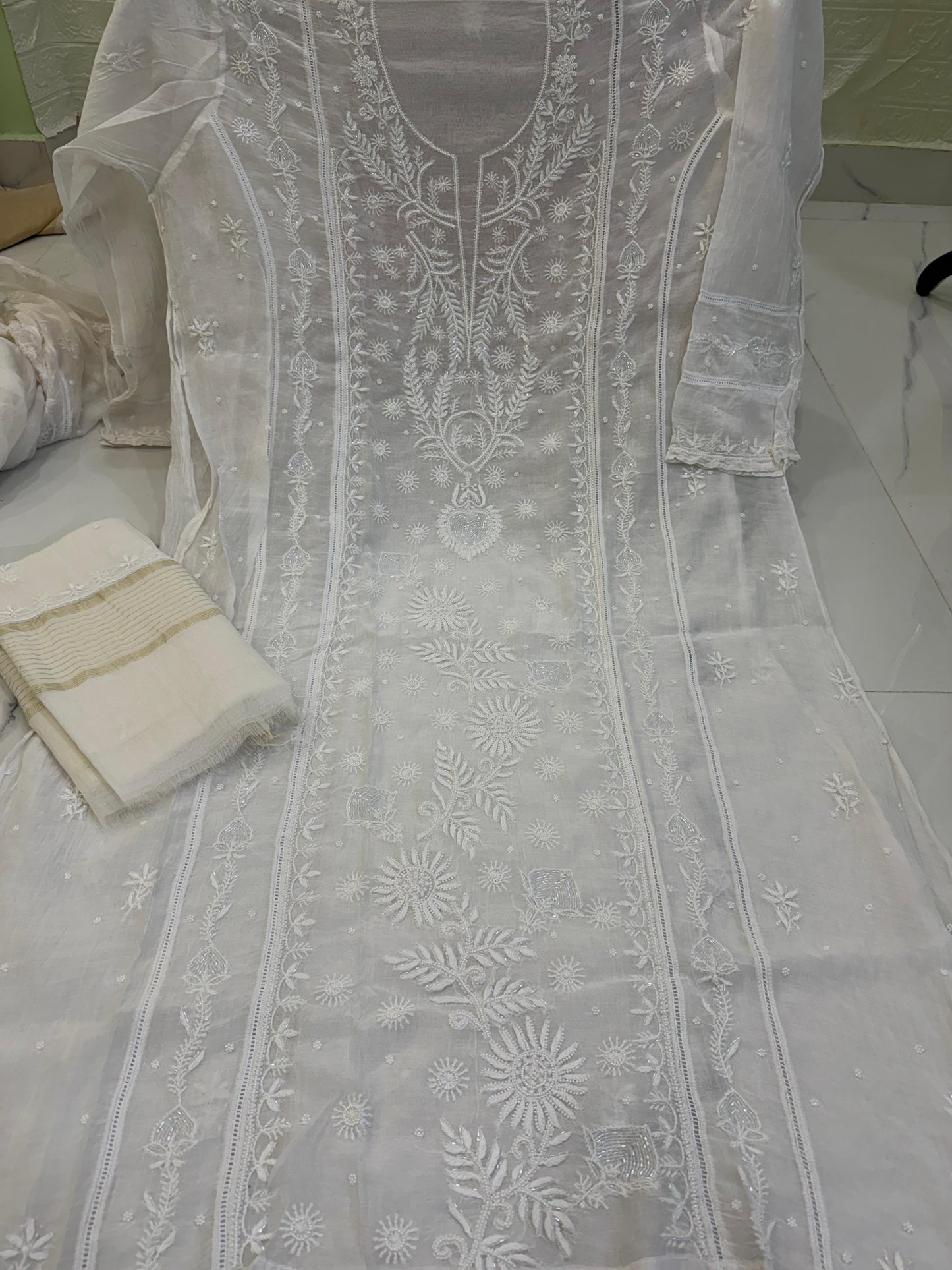 Fabric Mul Mul Chanderi Suit – Semi-Stitched